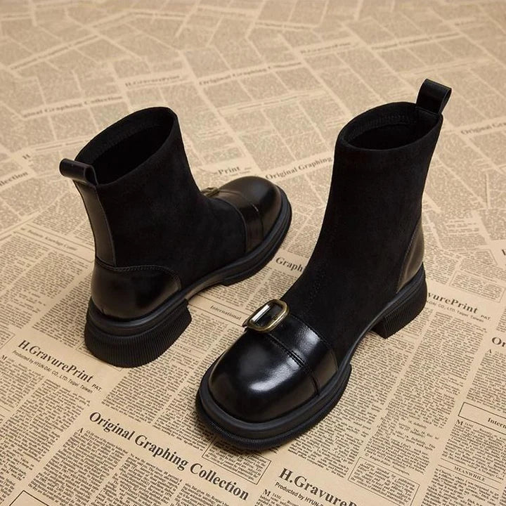 SCARLET – ANKLE BOOTS WITH BUCKLE DETAIL